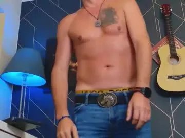 aaronbomer on Chaturbate 