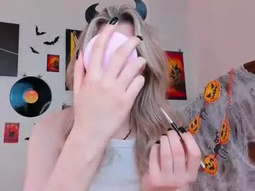 cassieholland on Chaturbate 