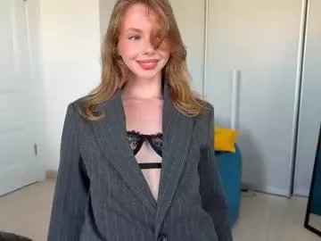 elli_harmon on Chaturbate 