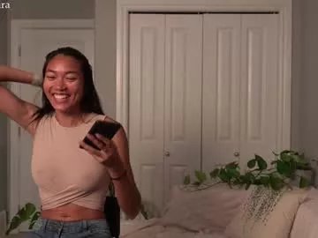 littlemiss_kira on Chaturbate 
