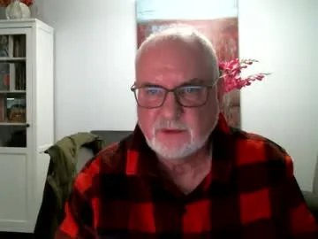 loop102 on Chaturbate 