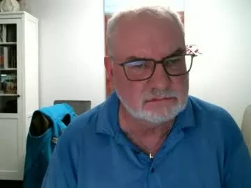 loop102 on Chaturbate 