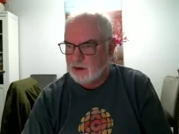 loop102 on Chaturbate 