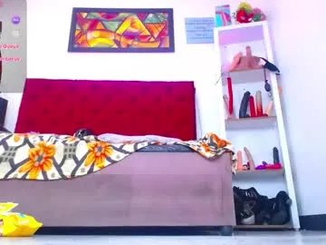 louise_nails model from cb