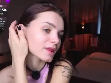 synne_glows on Chaturbate 