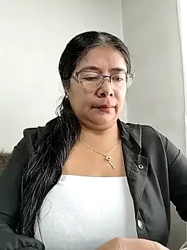 __valentina18 on StripChat 