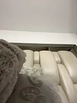 ALISSON_FOXXX1 on StripChat