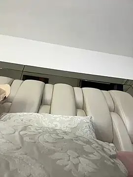 ALISSON_FOXXX1 on StripChat