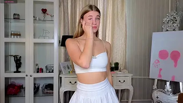 AnneFoxy on StripChat 