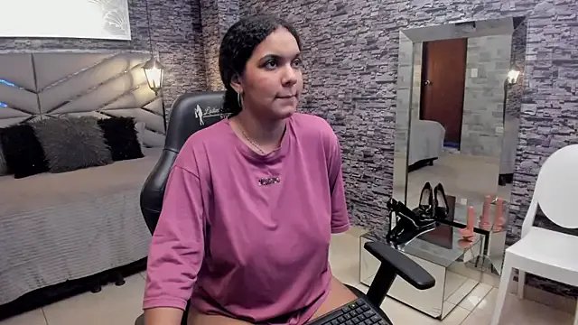 BellyBigBoobs on StripChat 