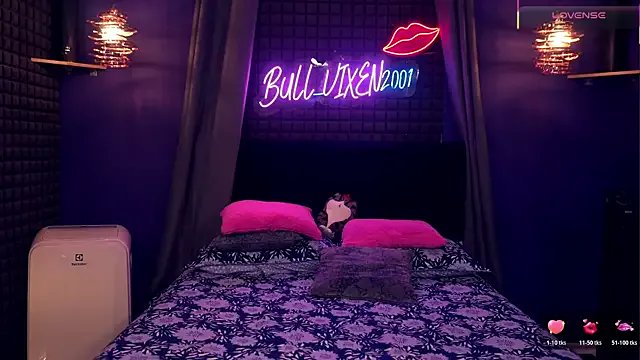 bull_vixen2001 on StripChat 