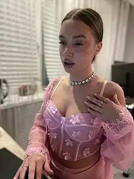 bunnyrich on StripChat 