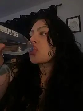 chicanachic13 on StripChat 