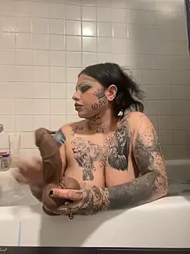 chicanachic13 on StripChat 