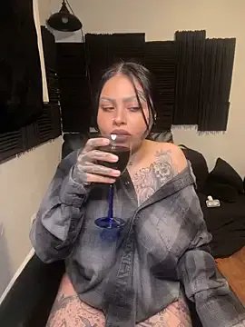 chicanachic13 on StripChat 