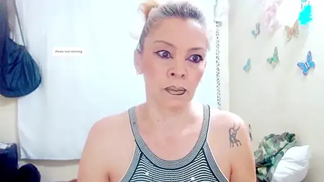 electra-mommy on StripChat 
