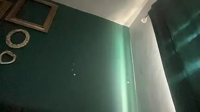 ellla_LA on StripChat 