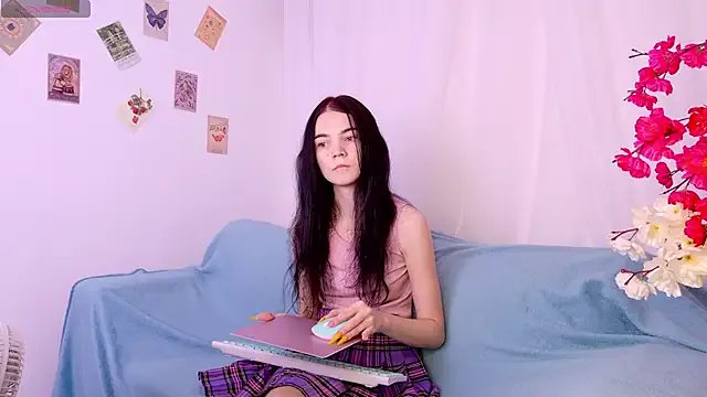 emma_blackwood on StripChat 