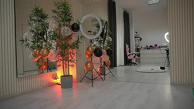 EmmaBlanco on StripChat 