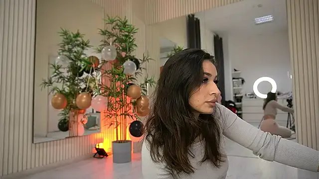 EmmaBlanco on StripChat 