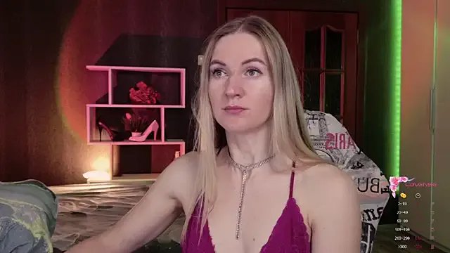 Hello_Lisha on StripChat 