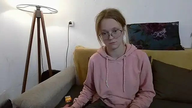 little-leni on StripChat 