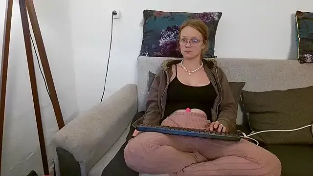 little-leni on StripChat 