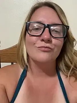 Lizzyloo on StripChat 