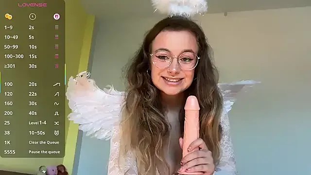 lolatheangel on StripChat 