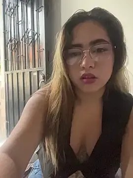 Luna_traviesa_xxx — Remove blouse 2 minutes