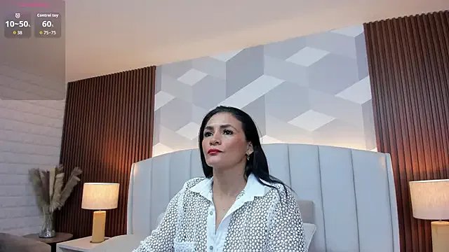 Mommy_Naughty on StripChat 