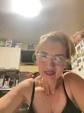 natasha251 on StripChat 