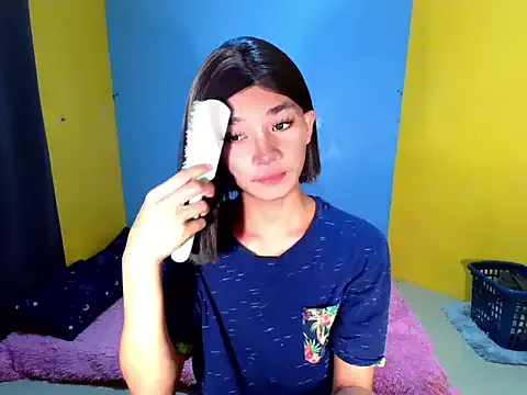 Petite_HugeCock room chat