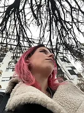 RiriRoseey on StripChat 