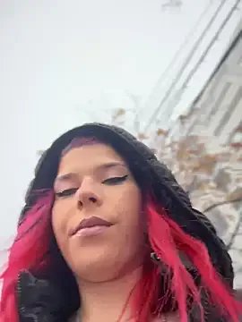 RiriRoseey on StripChat 