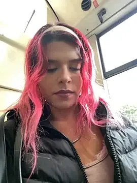 RiriRoseey on StripChat 