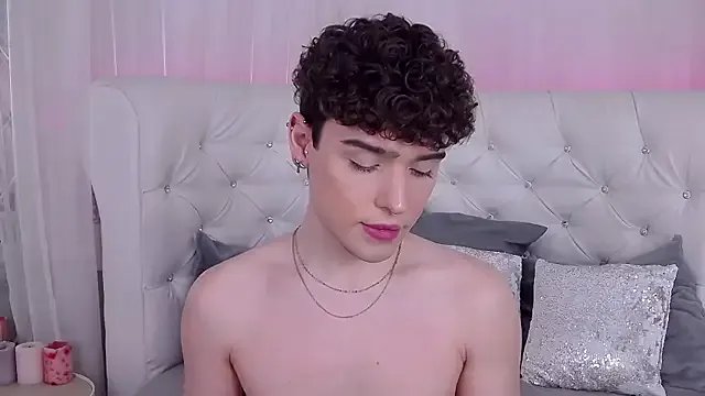 RobbyCharming on StripChat 