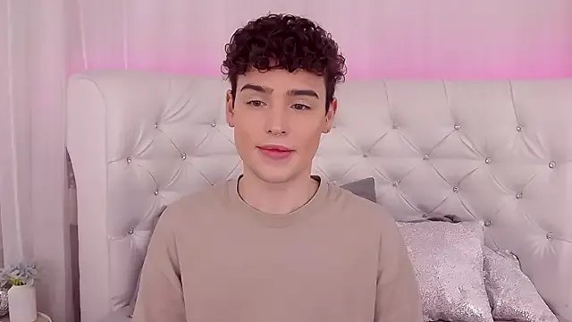 RobbyCharming on StripChat 