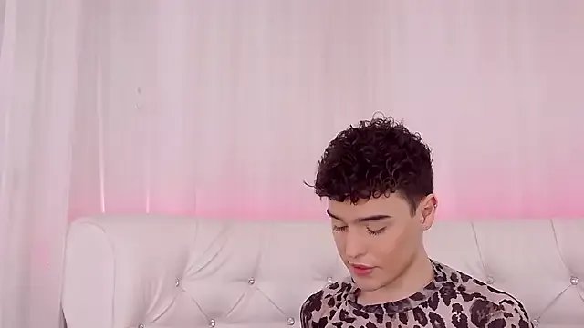 RobbyCharming on StripChat 