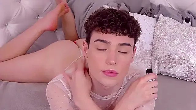 RobbyCharming on StripChat 