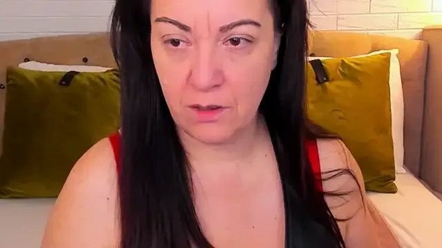 SarahGrays on StripChat 