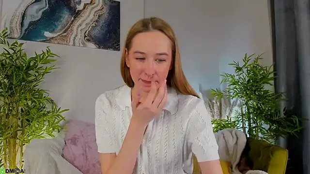 Sweett_Monica on StripChat 