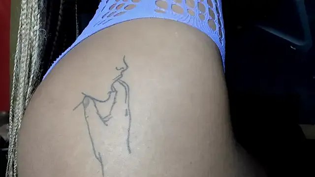 YayaHilton on StripChat 